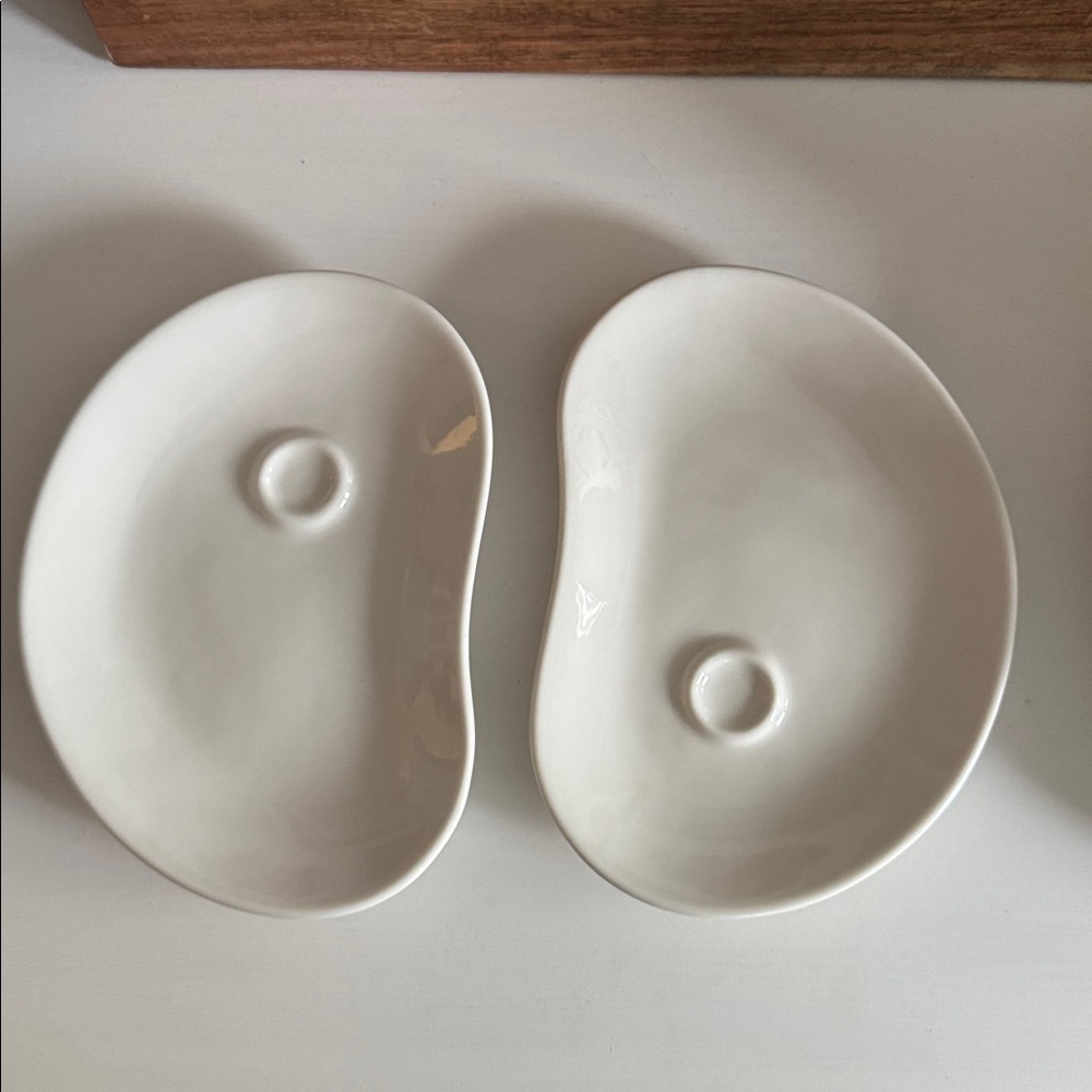 Starbucks Kidney Bean Shaped Dessert Plates (2) Add Your Own Starbucks Mugs